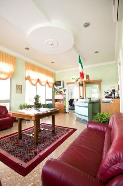 Albergo Villa Mauri Римини Екстериор снимка